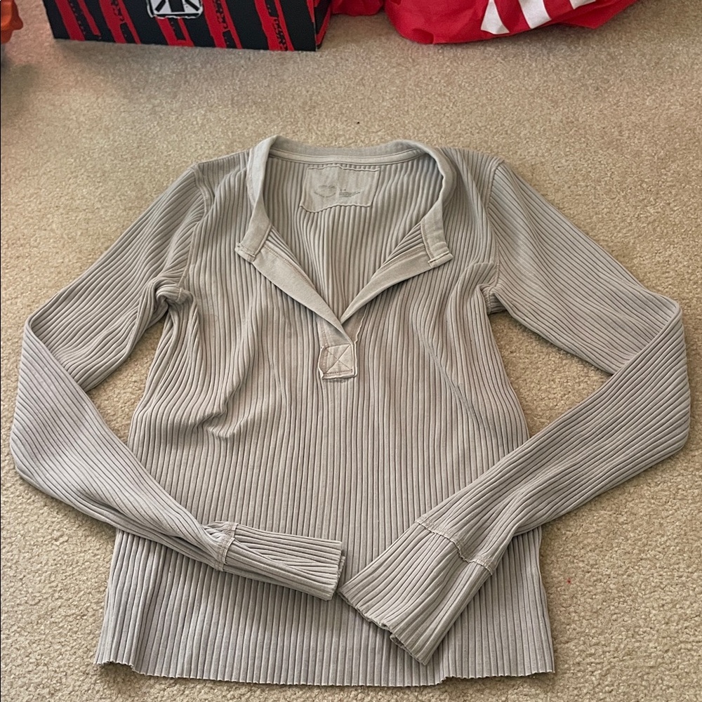 Aerie Light Gray Ribbed Blouse